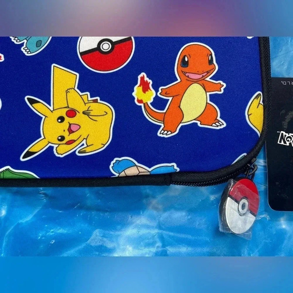 Pokémon - 15” Laptop Sleeve - Pikachu, Charmander, Squirtle,  & Bulbasaur - BNWT - Picture 3 of 7